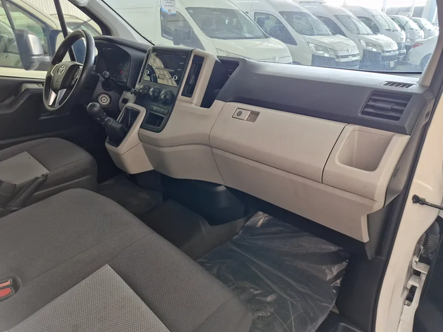 تويوتا هايس بضاعة سقف عالي 2023 