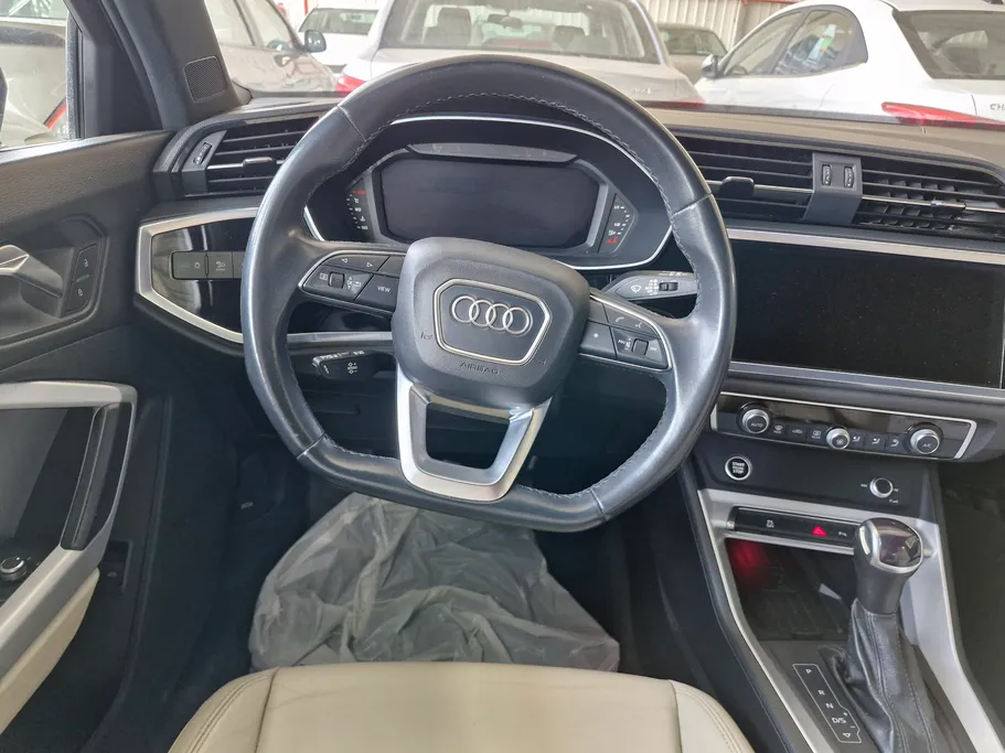 2023 Audi Q3 35 TFSl 