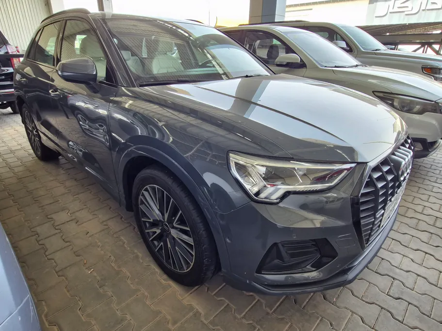 2023 Audi Q3 35 TFSl 