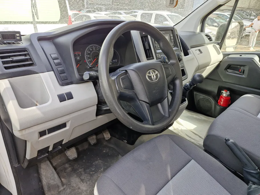 2022 Toyota Haice ثلاجة سقف عالي 