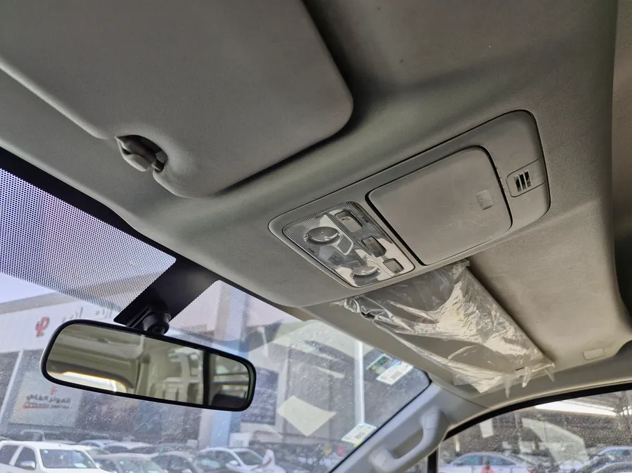 2023 Toyota Haice بضاعة سقف عالي 