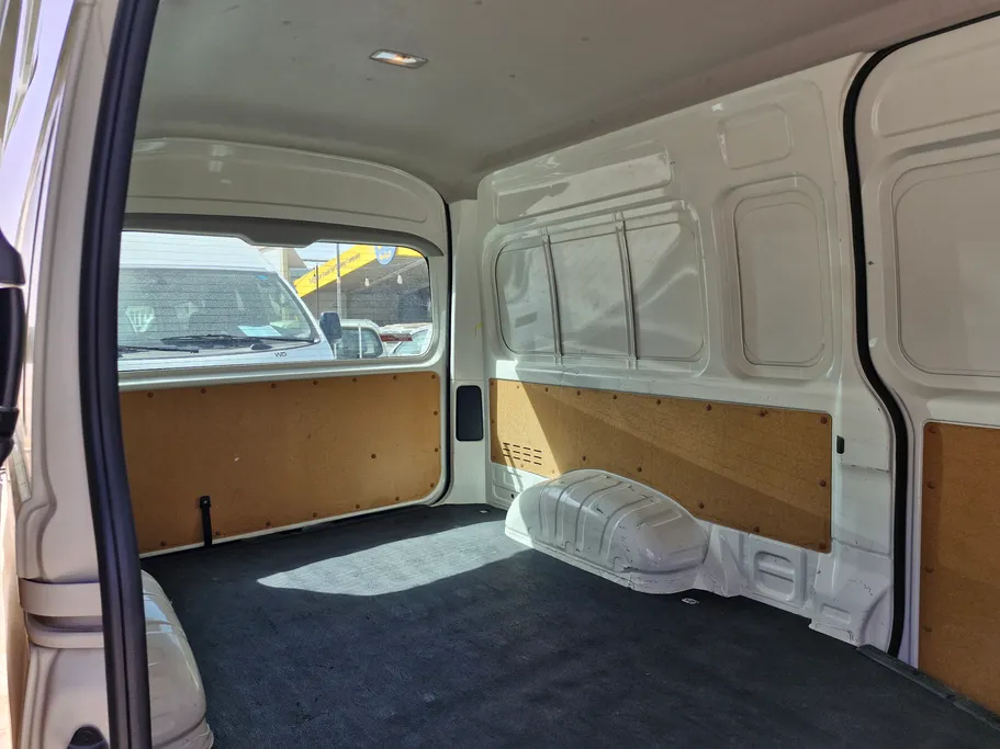 2023 Toyota Haice بضاعة سقف عالي 