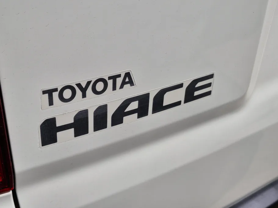 2023 Toyota Haice بضاعة سقف عالي 