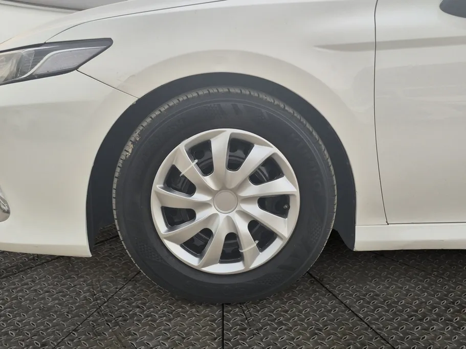 تويوتا كامري LE 2024 