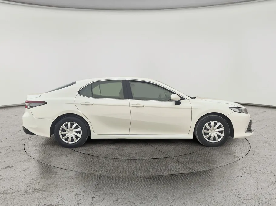 تويوتا كامري LE 2024 