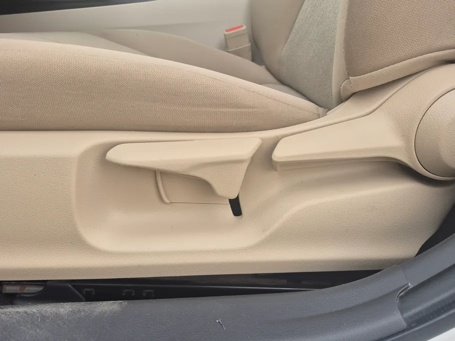 تويوتا كامري LE 2024 