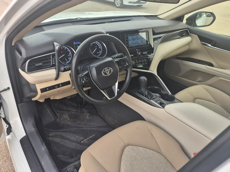 تويوتا كامري LE 2024 