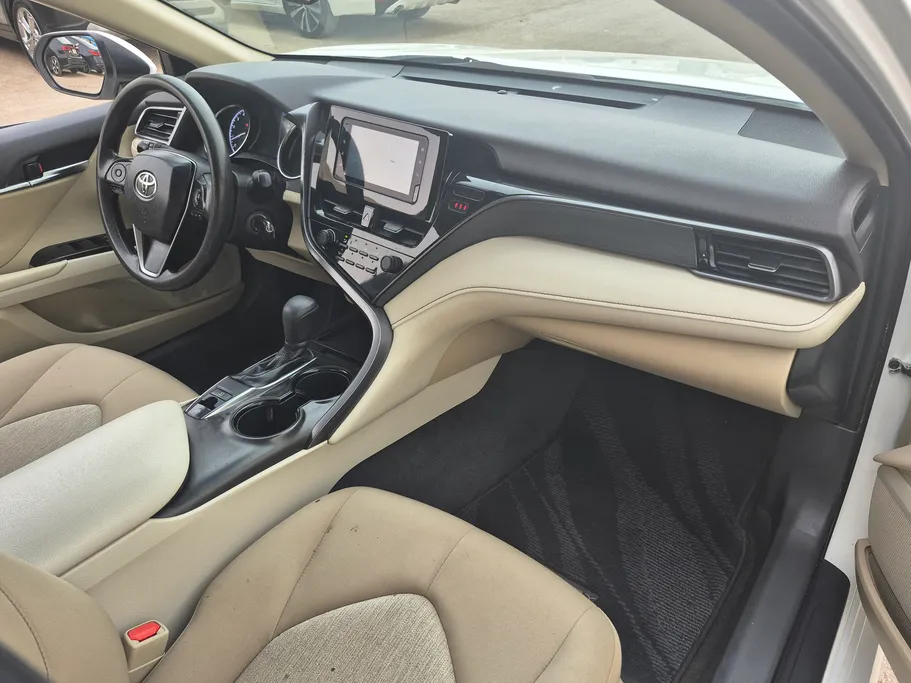 تويوتا كامري LE 2024 