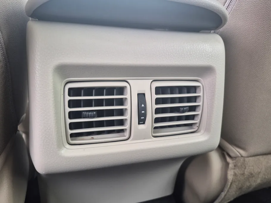 تويوتا كامري LE 2024 