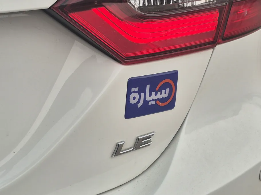 تويوتا كامري LE 2024 