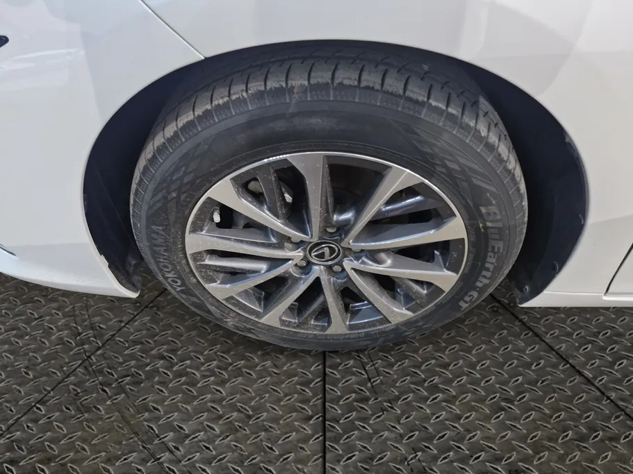 لكزس ES 300 AH Hybrid  2024 