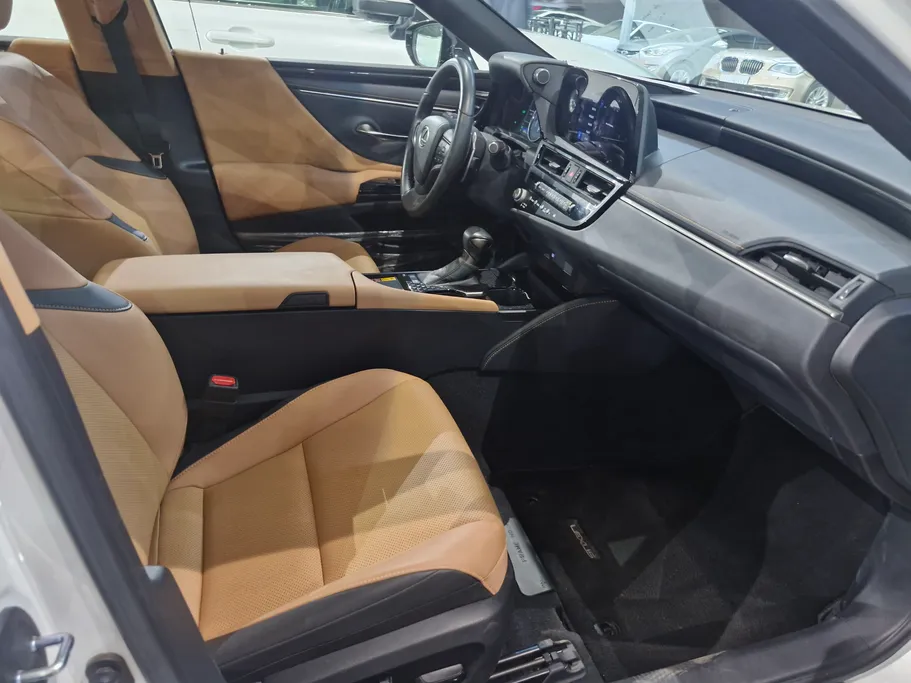 2024 Lexus ES 300 AH Hybrid  