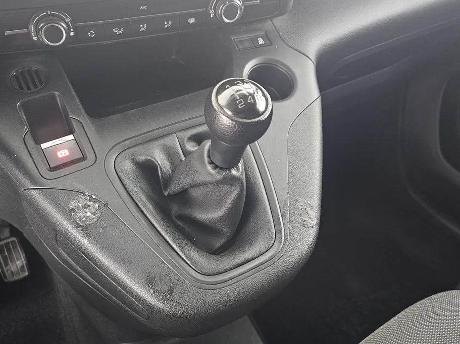 بيجو بارتنر Short van 2022 