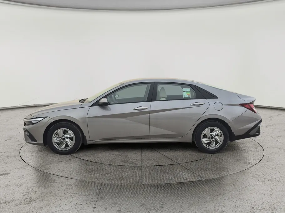 2024 Hyundai Elantra Smart 
