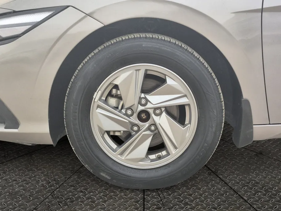 2024 Hyundai Elantra Smart 