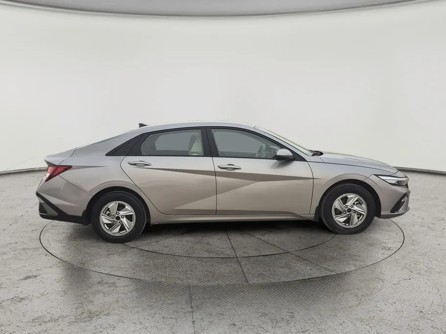 2024 Hyundai Elantra Smart 