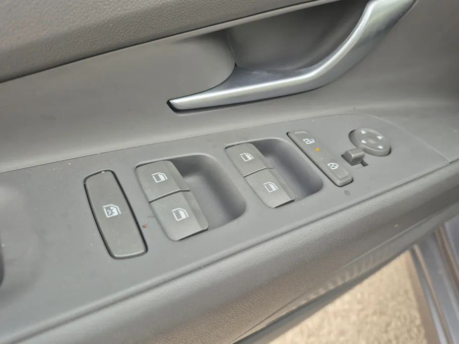 2024 Hyundai Elantra Smart 