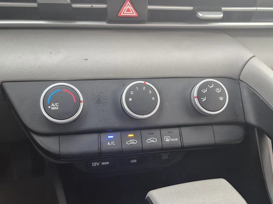 2024 Hyundai Elantra Smart 