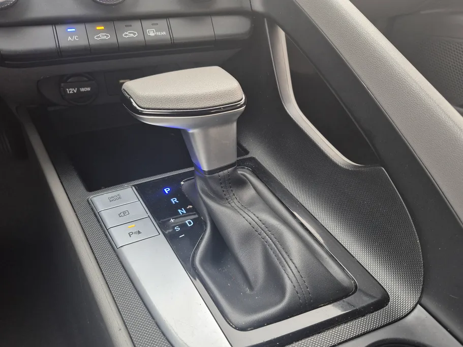 2024 Hyundai Elantra Smart 