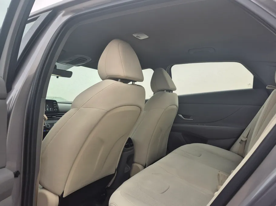 2024 Hyundai Elantra Smart 