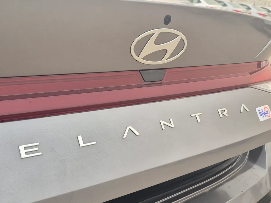 2024 Hyundai Elantra Smart 