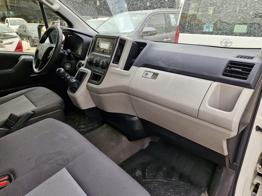 تويوتا هايس ثلاجة سقف عالي 2021 