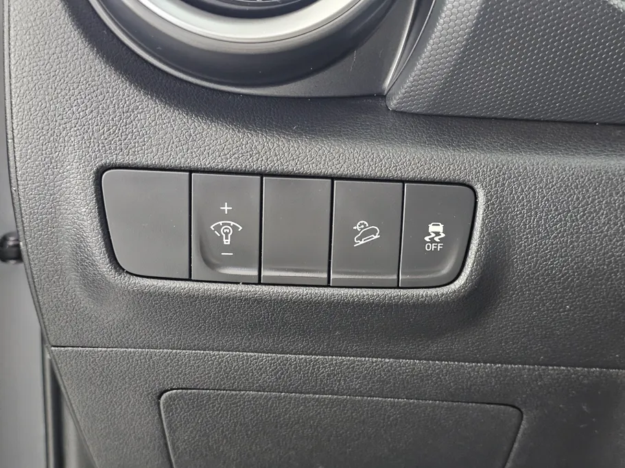 2023 Hyundai Kona SMART 