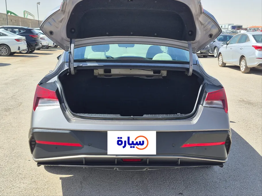 2024 هيونداي Elantra سمارت 