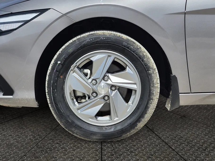 2024 هيونداي Elantra سمارت 