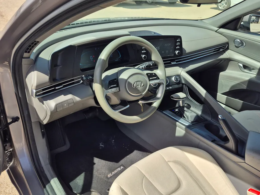 2024 هيونداي Elantra سمارت 
