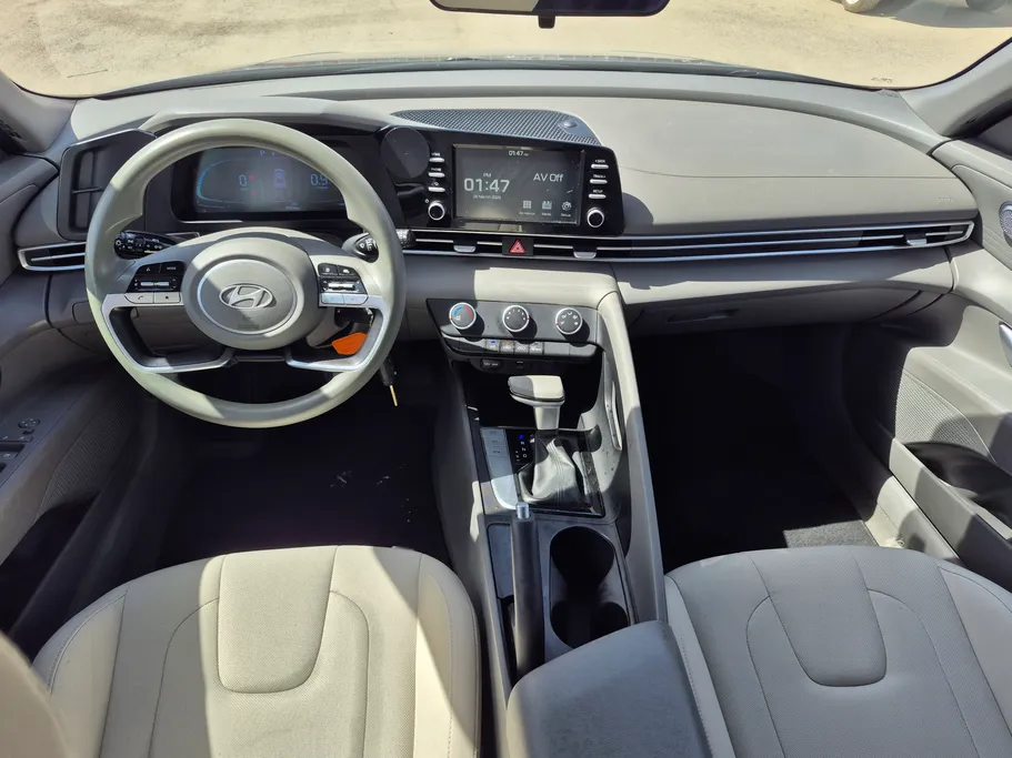 2024 هيونداي Elantra سمارت 