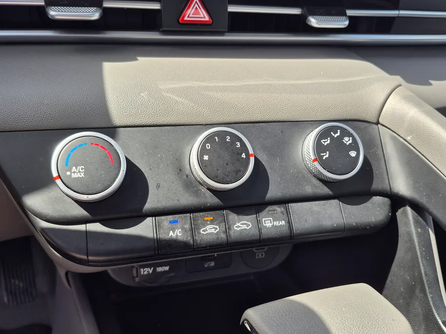 2024 هيونداي Elantra سمارت 