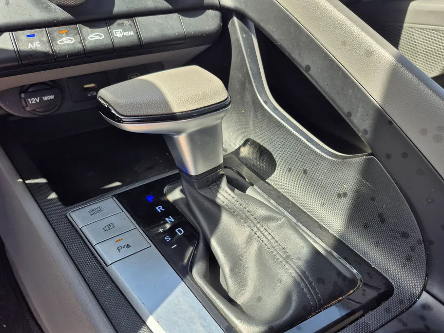 2024 هيونداي Elantra سمارت 