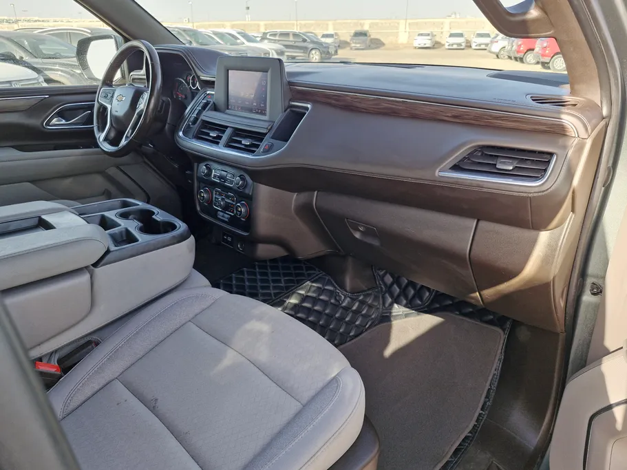 2023 Chevrolet Suburban LS 