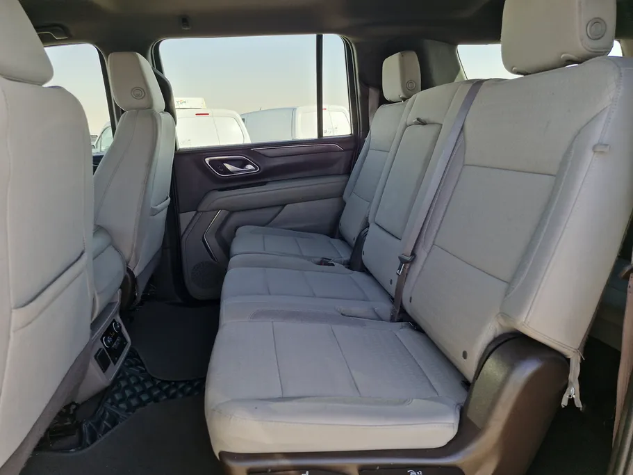 2023 Chevrolet Suburban LS 