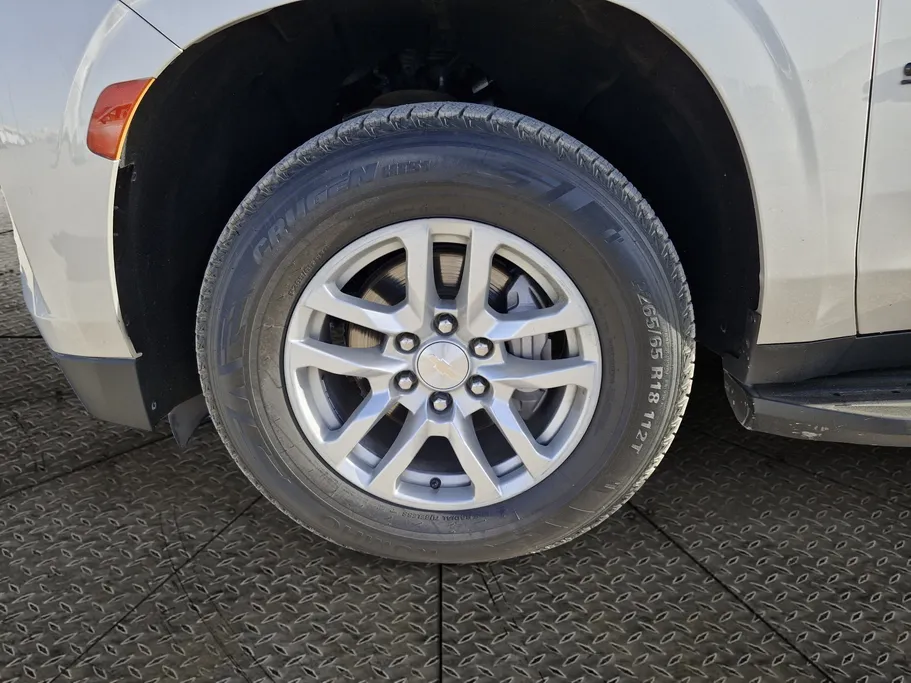 2023 Chevrolet Suburban LS 