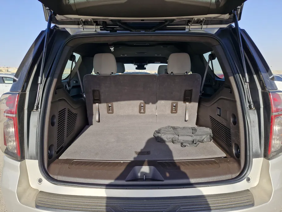 2023 Chevrolet Suburban LS 