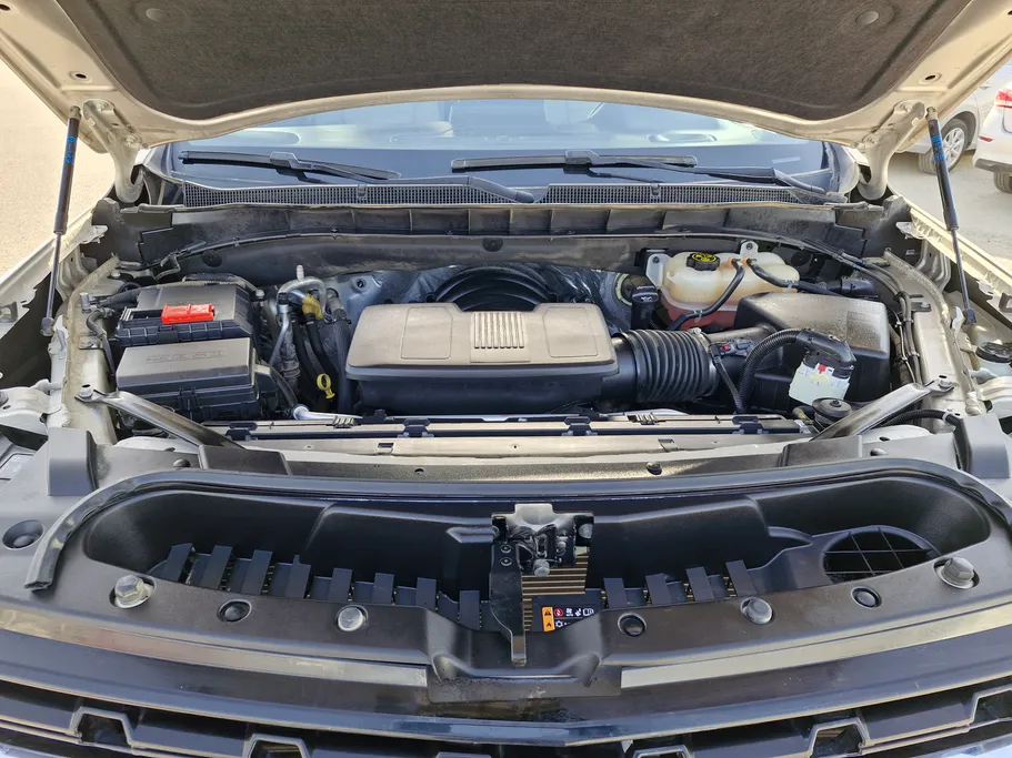 2023 Chevrolet Suburban LS 