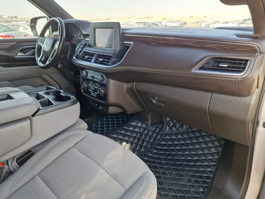 2023 Chevrolet Suburban LS 