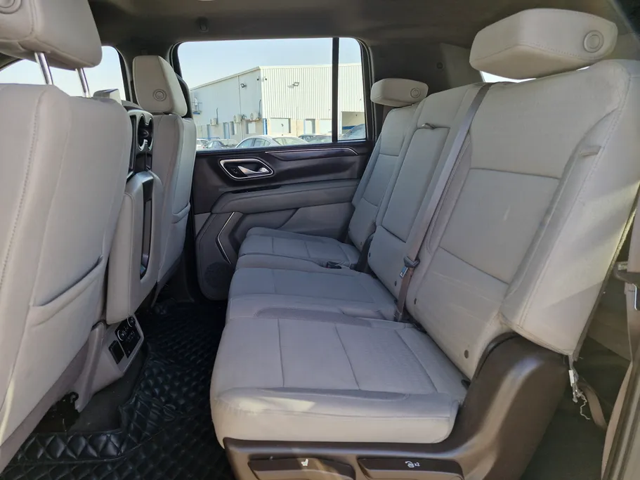 2023 Chevrolet Suburban LS 