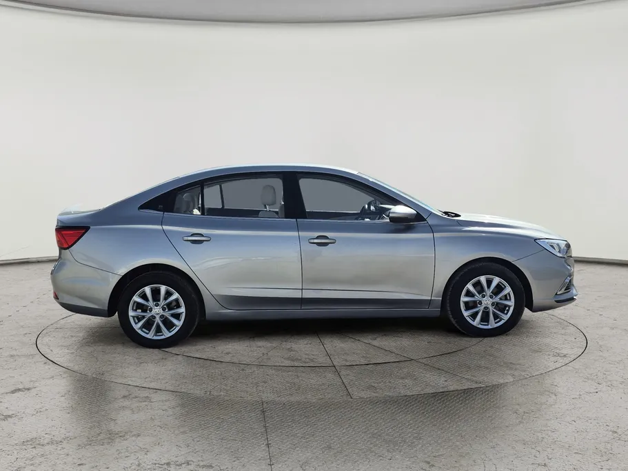 ام جي 5 COM 2022 