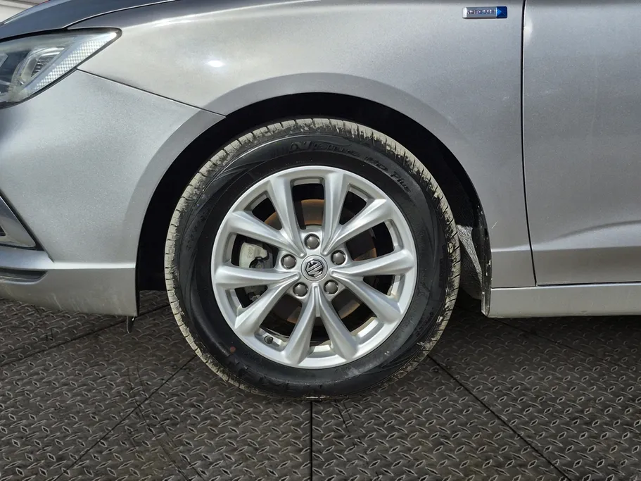 ام جي 5 COM 2022 