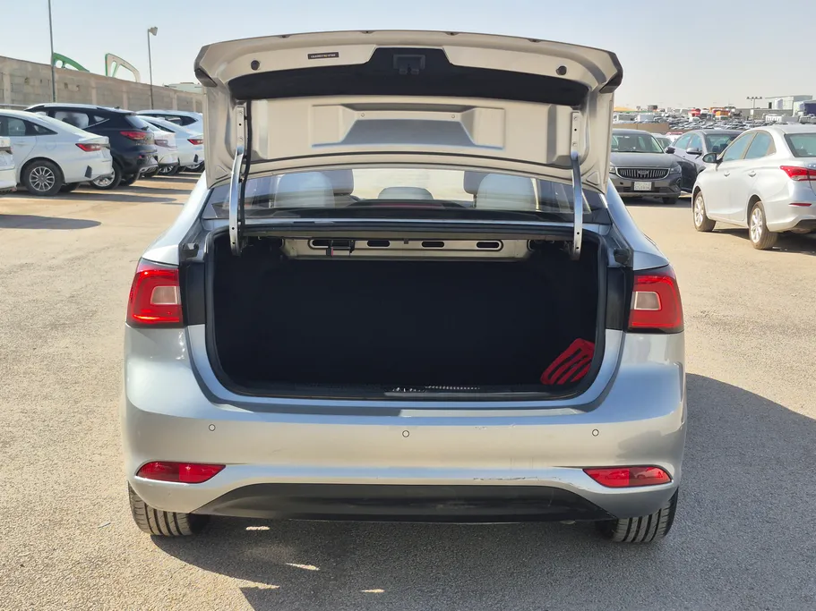 ام جي 5 COM 2022 