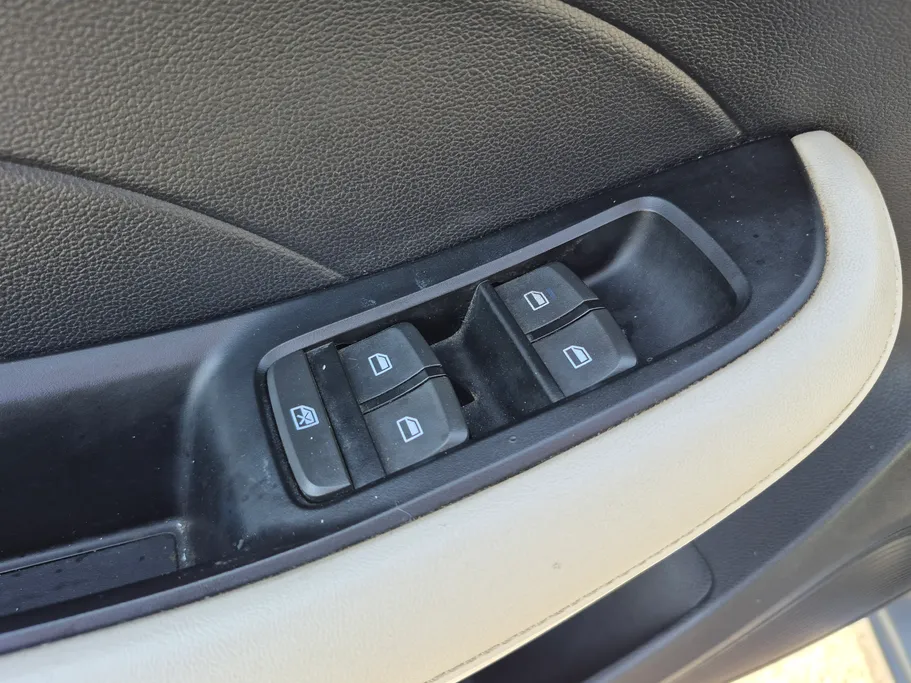 ام جي 5 COM 2022 