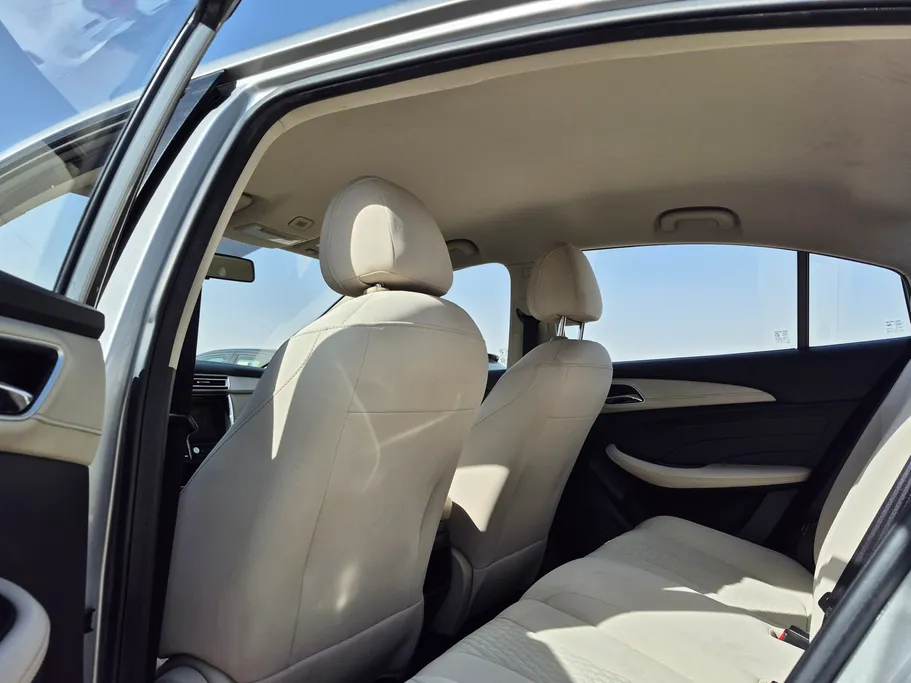 ام جي 5 COM 2022 