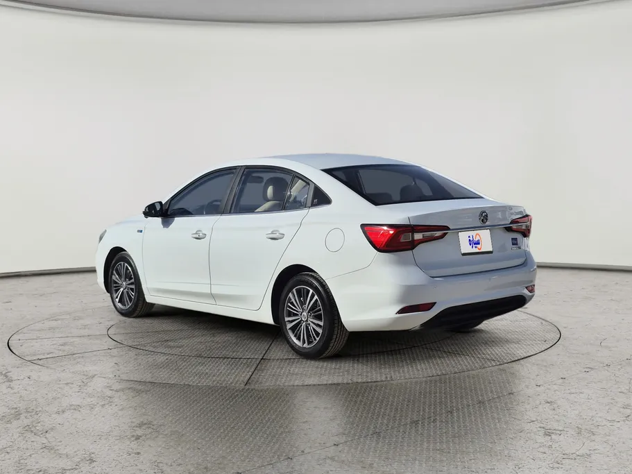 2023 ام جي 5 LUX 