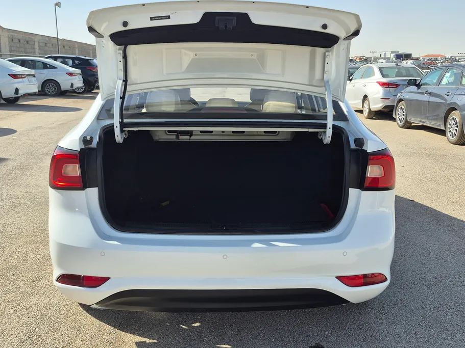 2023 ام جي 5 LUX 