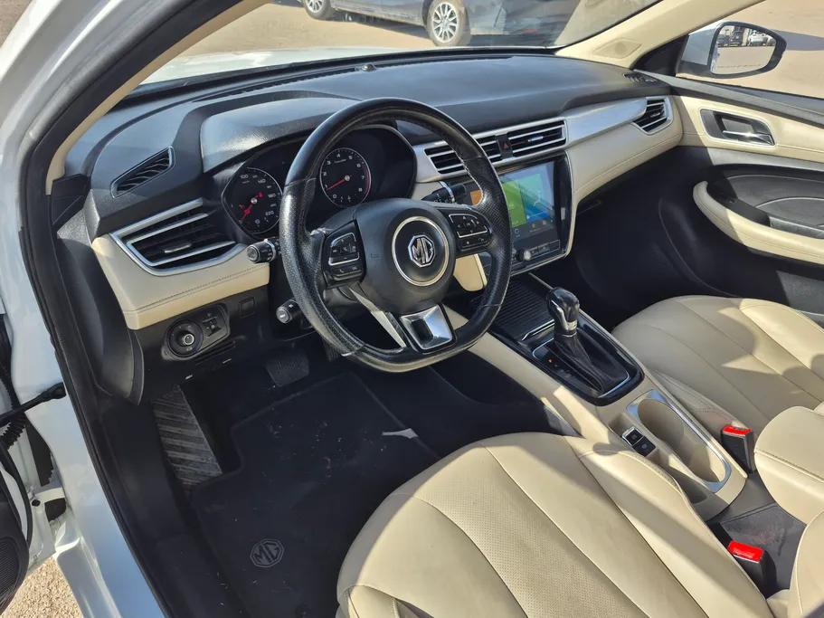 2023 ام جي 5 LUX 