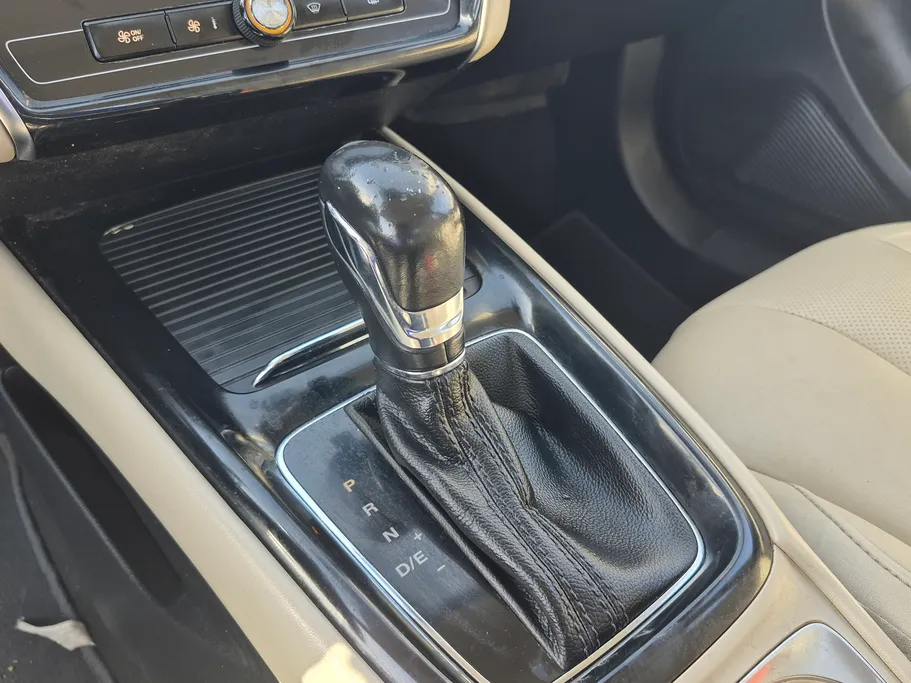 2023 ام جي 5 LUX 