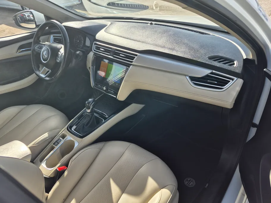 2023 ام جي 5 LUX 